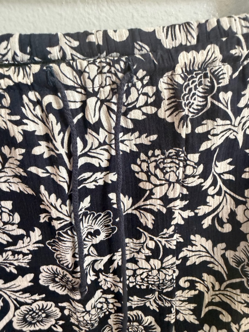 Eddie Bauer Navy Blue A-Line Skirt with Cream Floral Print Drawstring - Picture 4 of 8